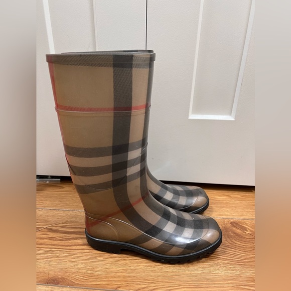 Burberry Rain Boots - Picture 2 of 6